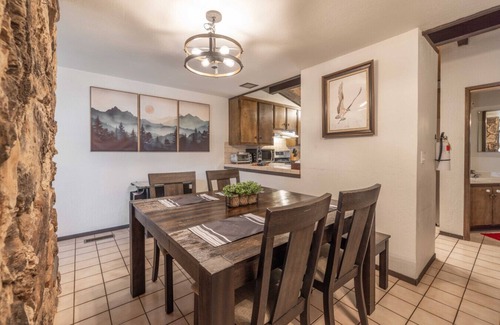 Summit Estates Apartamento | Summit Nest: Next to Trails, Lake & Village, AC!