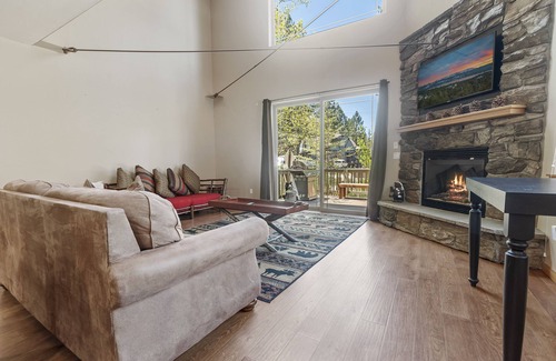 Summit Estates Cabina | Summit Shooting Stars - Cabins each with a Hot Tub and Game Room! Perfect location!