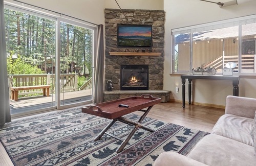Summit Estates Cabina | Summit Shooting Stars - Cabins each with a Hot Tub and Game Room! Perfect location!
