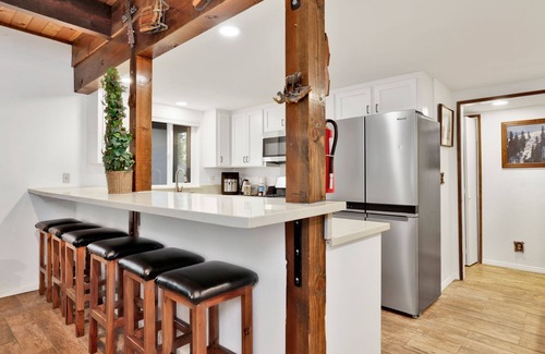 Summit Estates Casa | Summit Ski Condo Big Bear~ Walk to Lifts!
