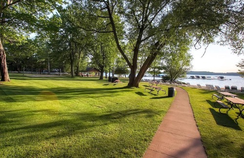 Bellaire Condominio | Summit Sunsets 561 - Ski, Golf and more !