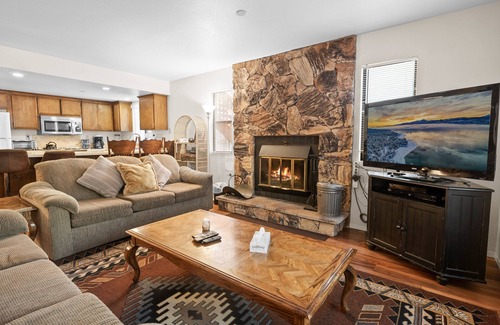 Summit Estates Casa | Summit X-ross Roads Condo - Pasos a las pistas! GRATIS 2 horas de alquiler de bicicleta / kayak!