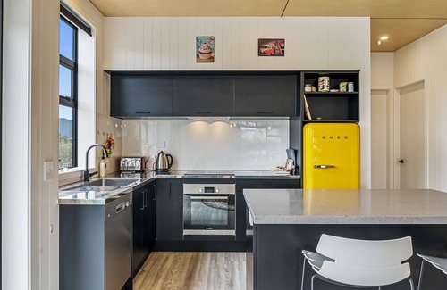 Waikanae Casa | Sun and Serenity - Waikanae Beach Holiday Home
