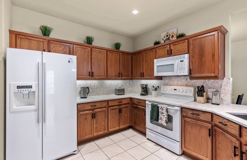 Sun City Casa | Sun City Georgetown TX! Beautifully Furnished w/ Screened Porch on Wooded Lot!
