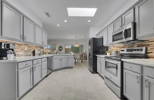 Surprise Casa | Sun City Grand! 2/2 with office! Golf Cart. 30 Night Min!