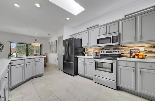 Surprise Casa | Sun City Grand! 2/2 with office! Golf Cart. 30 Night Min!