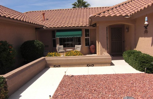 Sun City West Casa | Sun City West Southwest Style Ranch. Mascota amigable