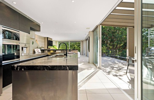 Parnell Casa | Sun Drenched Natural Oasis right in Central Auckland