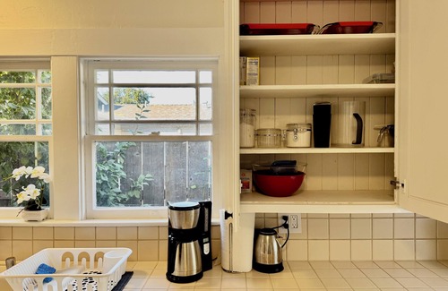 Fair Oaks Casa | Sun-Filled 4-bedroom house with AC in Menlo Park.