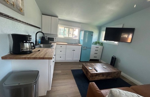 Imperial Beach Apartamento | Sun drenched Beach retreat in quiet walkable pet friendly neighborhood!!
