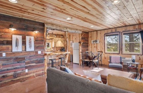 Custer Apartamento | Sun Filled Joy: Hot Tub + Sauna + Watch Wildlife