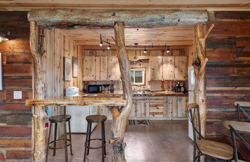 Custer Apartamento | Sun Filled Joy: Hot Tub + Sauna + Watch Wildlife