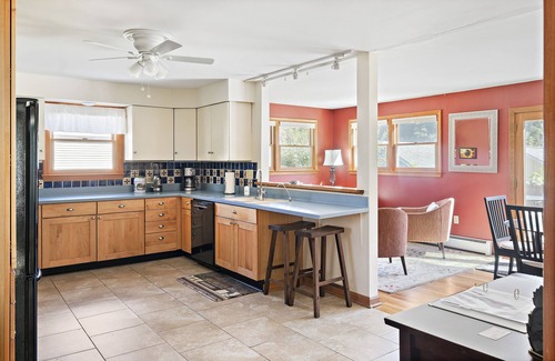 Lenox Dale Casa | Sun Filled Lenox Retreat-Minutes to Tanglewood