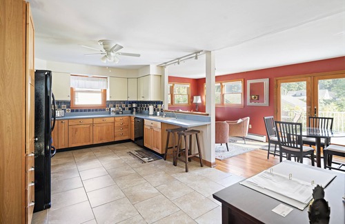 Lenox Dale Casa | Sun Filled Lenox Retreat-Minutes to Tanglewood