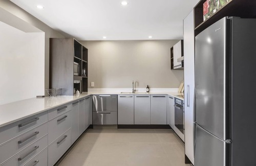 Mount Maunganui Apartamento | Sun filled & Spacious with Ocean Views & beach