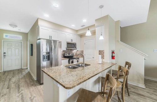 Corpus Christi Casa | Sun & Fun Condo: Pool, Playground, Room for All!