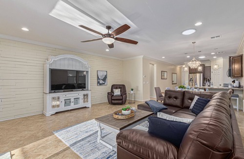 Sun City Casa | Sun City Heated Pool Home! Peaceful, Sleeps 8, Office!