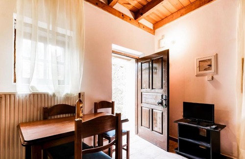 Askos Apartamento | Sun kissed Apartment in Volimes near the sea near Blue Caves