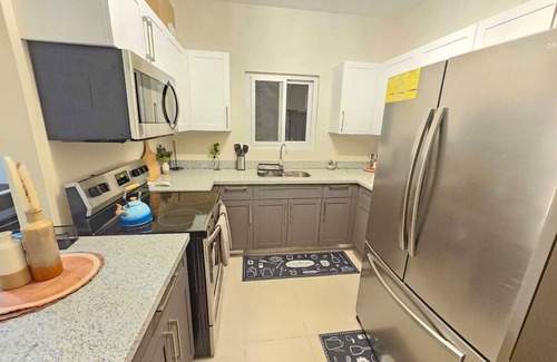 Lucea Casa | Sun-Kissed Bay: 2 bedrooms, 2 bathrooms, family-friendly near Negril/Montego Bay