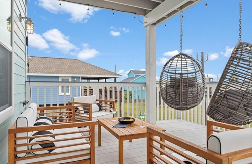 Pointe San Luis Casa | Sun-Kissed Swankienda