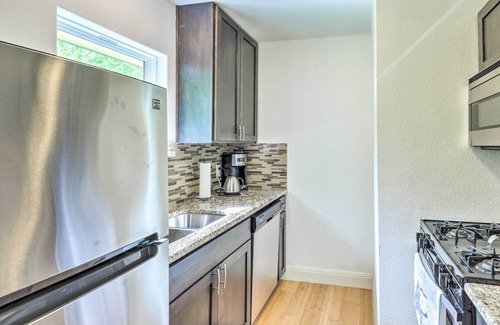Govalle Apartamento | Sun-Lit Studio ~ 2 Mi to Downtown Austin!