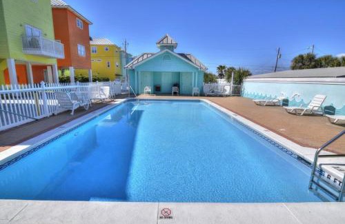 Lullwater Beach Casa | Sun Of A Beach - Beautiful Home Next To Pier Park - Swimming Pool!