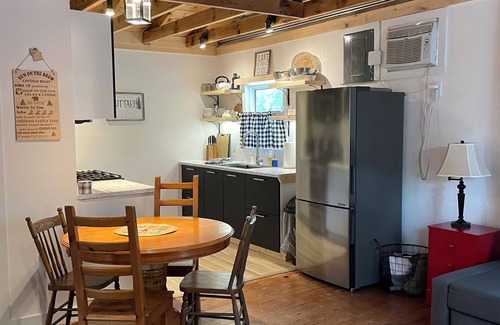Rideau Lakes Cabaña | Sun on the Brow Cottages - Sun Set Cottage