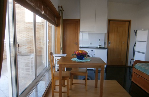 Mozelos Apartamento | Sol, piscina y playa, espacio abierto T0 estudio, frente a la playa, piscina privada.