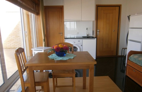 Mozelos Apartamento | Sol, piscina y playa, espacio abierto T0 estudio, frente a la playa, piscina privada.