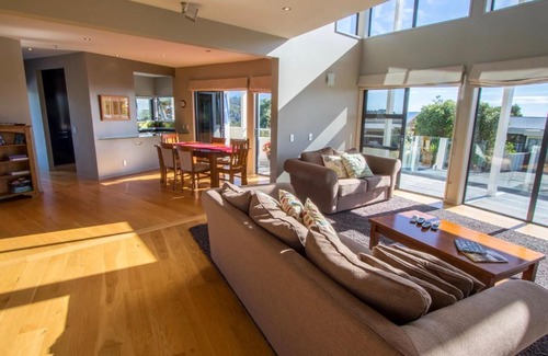 Kaiteriteri Casa | Sun, Sea, Sensational - Kaiteriteri Holiday Home