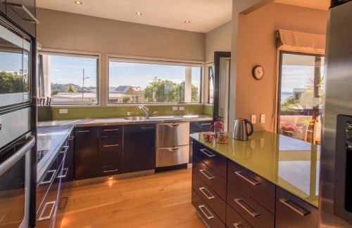 Kaiteriteri Casa | Sun, Sea, Sensational - Kaiteriteri Holiday Home