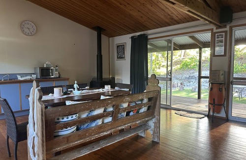 Brisbane Waterfront Casa | Sun Setters Beach House ( Kooringal )