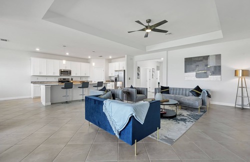 Gateway Casa | Sun soaked Zen Oasis with Salt Water Pool, Spa and Sunsets!