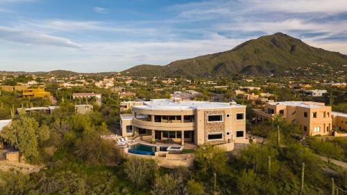 Cave Creek Casa | Sunbeam by AvantStay Elegant Private Desert Home w Infinity Pool Spa View