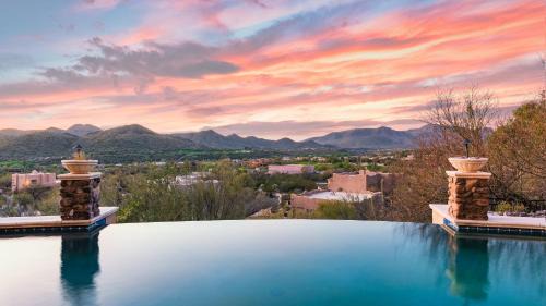 Cave Creek Casa | Sunbeam by AvantStay Elegant Private Desert Home w Infinity Pool Spa View