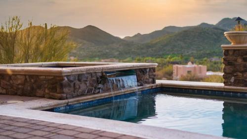 Cave Creek Casa | Sunbeam by AvantStay Elegant Private Desert Home w Infinity Pool Spa View