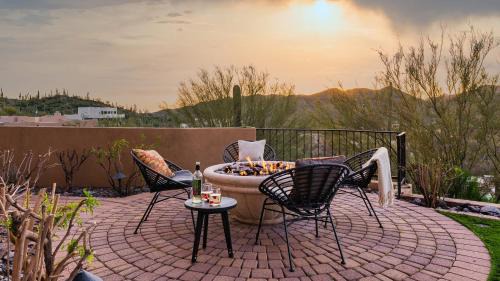 Cave Creek Casa | Sunbeam by AvantStay Elegant Private Desert Home w Infinity Pool Spa View