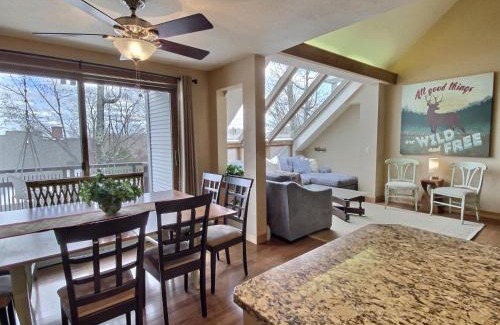 Central Vermont- Killington Casa | SunBear AC Pool Game Room Fireplace Hiking