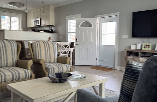 Ocean City Casa | Sunburst on 16th A Block from the Beach and Boardwalk! 2 Car Garage Ocean View