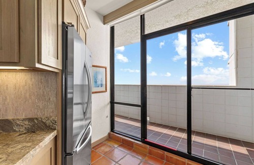 South Padre Island Condominio | Sunchase IV by South Padre Resort Rental