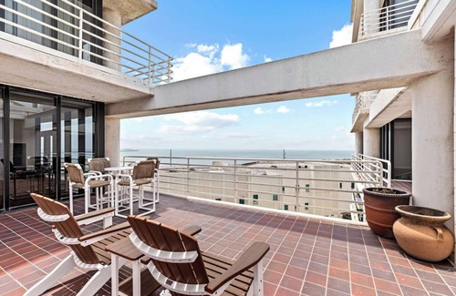 South Padre Island Condominio | Sunchase IV by South Padre Resort Rental