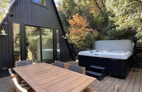 Sundance Casa | Sundance A-Frame 5 Min Walk to Resort & XL Hot Tub
