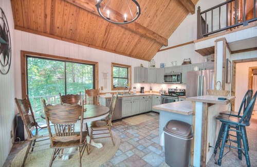 Smithville Chalet De Esquí | Sunday Morning (Dog-Friendly)