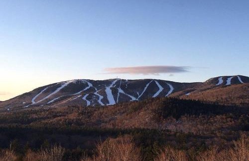 Sunday River Area Chalet De Esquí | SUNDAY RIVER VIEWS! Minutes from the mountain!