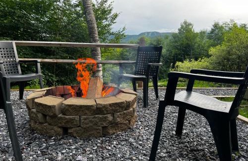 Sunday River Area Chalet De Esquí | SUNDAY RIVER VIEWS! Minutes from the mountain!