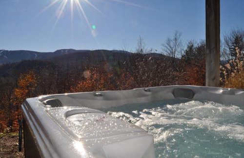 Sunday River Area Chalet De Esquí | SUNDAY RIVER VIEWS! Minutes from the mountain!