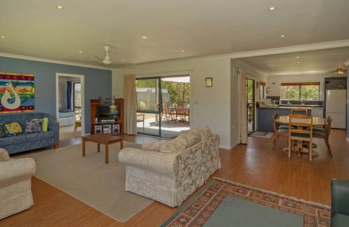 Hahei Cabaña | Sundaze - Hahei Holiday Home