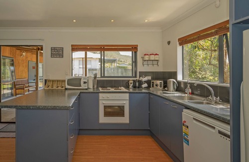 Hahei Cabaña | Sundaze - Hahei Holiday Home