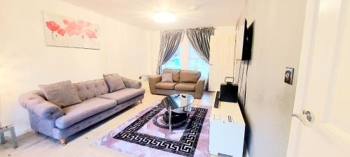 Sunderland Casa | Sunderland Villa Luxuria House and Apartment Accommodation - Free Double Private Parking
