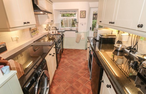 Newton Grange Cabaña | Sundial Cottage, BRASSINGTON